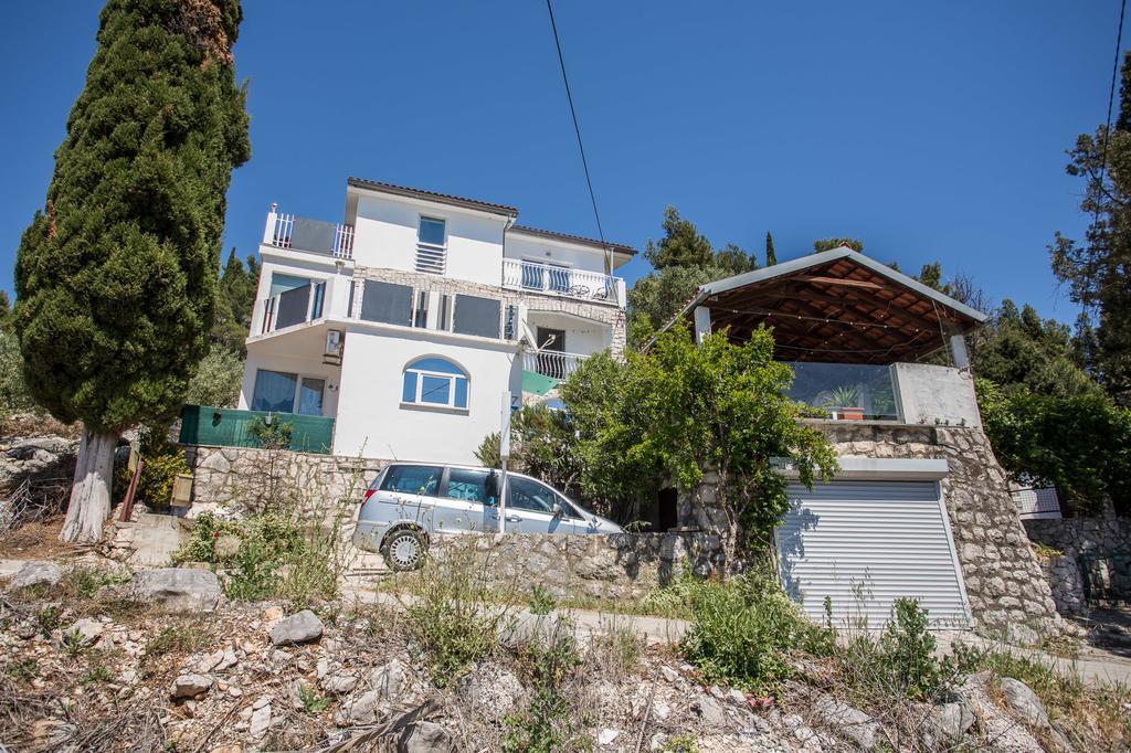 Apartments Laura Blace Exterior photo